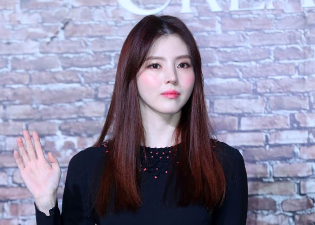 한소희가 환승연애 논란에 재차 강하게 반박했다. 사진은 지난해 12월 서울 용산구 레이어20 스튜디오에서 열린 넷플릭스 시리즈 '경성크리처' 제작발표회에 참석한 배우 한소희. /사진=뉴시스