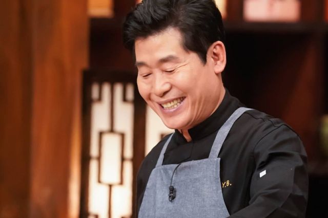 '중식대가'로 잘 알려진 이연복 셰프가 자신의 스승이라고 사칭자들을 향한 경고의 메시지를 전했다. /사진=이연복 셰프 인스타그램