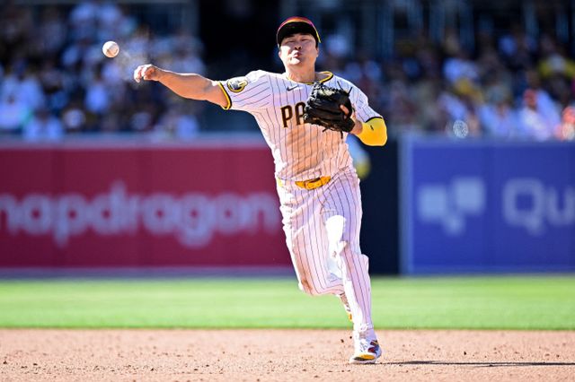 샌디에이고 김하성이 샌프란시스코와 경기에서 시즌 첫 홈런 포함 3안타를 쳤다. 사진은 김하성의 경기 모습. /사진= 로이터