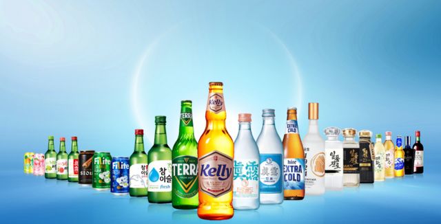 하이트진로가 국내 식음료업계 처음으로 100주년을 맞았다. 사진은 하이트진로의 제품 라인업. /사진=하이트진로