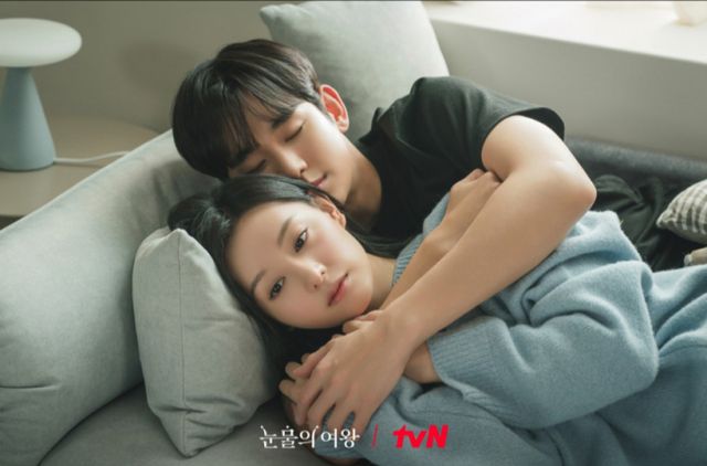 김수현 김지원 주연의 '눈물의 여왕'이 '도깨비'를 꺾고 역대 tvN 드라마 시청률 2위로 올라섰다. /사진=tvN 홈페이지 캡처