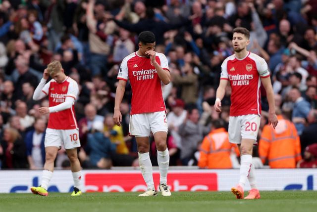 아스널이 애스턴 빌라와 경기에서 패했다. 사진은 경기에 진 아스널 선수들. /사진= 로이터
