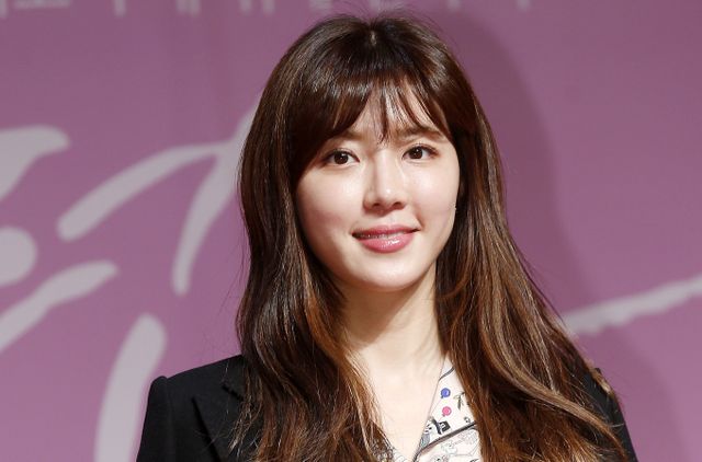 배우 박한별이 라이즈 엔터테인먼트와 전속 계약을 체결하고 5년 만에 복귀한다. 사진은 지난 2017년 3월 서울 송파구 잠실 롯데월드몰 롯데시네마에서 진행된 영화 '원스텝(감독 전재홍)' VIP 시사회에 참석한 배우 박한별. /사진=머니투데이