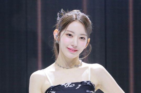 그룹 르세라핌 사쿠라가 라이브 논란에 대해 소신을 밝힌 가운데, 누리꾼들이 싸늘한 반응을 보내고 있다. 사진은 지난 2022년 서울 서대문구 연세대학교 신촌캠퍼스백주년기념관에서 열린 미니 2집 '안티프래자일(ANTIFRAGILE)' 발매 쇼케이스에 참석한 걸그룹 르세라핌 멤버 사쿠라. /사진=장동규 기