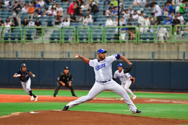 볼티모어 수아레즈가 무실점 호투를 했다. 사진은 지난해 삼성에서 수아레즈의 투구 모습. /사진= 뉴스1