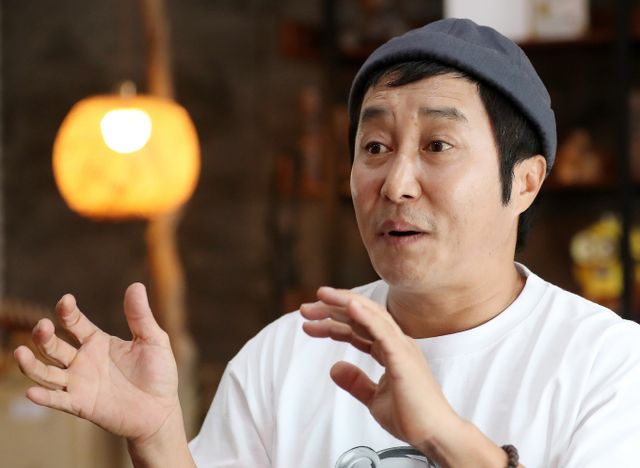  SBS '정글밥' 측이 김병만의 아이디어 도용에 대해 입을 열었다.사진은 지난해 9월 경기 양주시의 한 카페에서 뉴스1과 인터뷰에 나선 개그맨 김병만. /사진=뉴스1