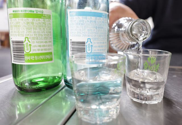 청소년에게 주류를 판매하다 적발된 영업자에 대한 행정처분이 대폭 완화될 예정이다. 사진은 지난달 21일 서울 한 식당의 모습. /사진=뉴시스