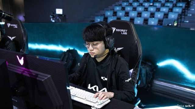 DK는 지난달 31일 KT전을 3-2로 승리하면서 약점이라 불리던 운영과 오브젝트 판단 등을 보완했다. 사진은 DK 미드라이너 '쇼메이커' 허수. /사진=DK 공식 인스타그램