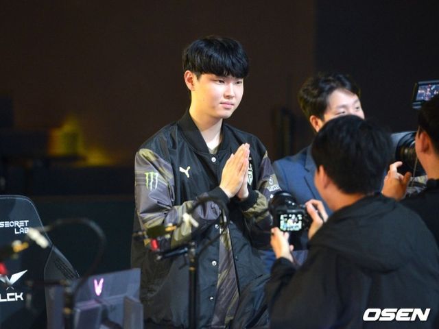 젠지 이스포츠가 3일 오후 5시 서울 종로구 롤파크 LCK아레나에서 디플러스 기아(DK)와 플레이오프 2라운드 맞대결을 펼친다. 사진은 젠지 미드라이너 '쵸비' 정지훈. /사진=OSEN