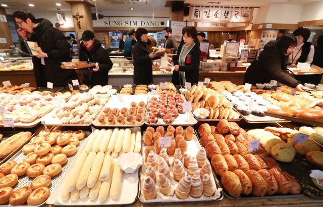 성심당 운영사 '로쏘' 영업이익이 유명 프랜차이즈인 파리바게트와 뚜레쥬르를 제쳤다. /사진=뉴스1