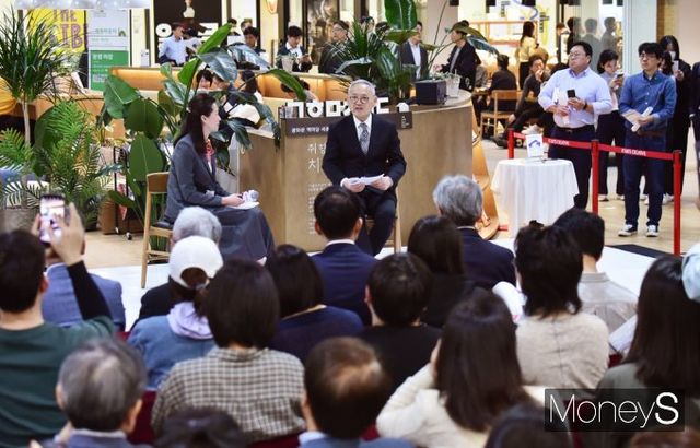 ▲ 환영 메시지 전달하는 유인촌 문체부 장관