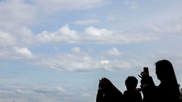 25일은 황상의 영향에도 대체로 맑고 따뜻할 것으로 보인다. 사진은 지난 21일 서울 남산을 찾은 여행객들. /사진=뉴시스