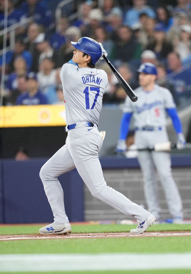 사진은 27일(한국 시간) 캐나다 온타리오주 토론토 로저스 센터에서 열린 2024 메이저리그 토론토 블루제이스와 원정 경기에 출전한 오타니 쇼헤이. /사진=로이터