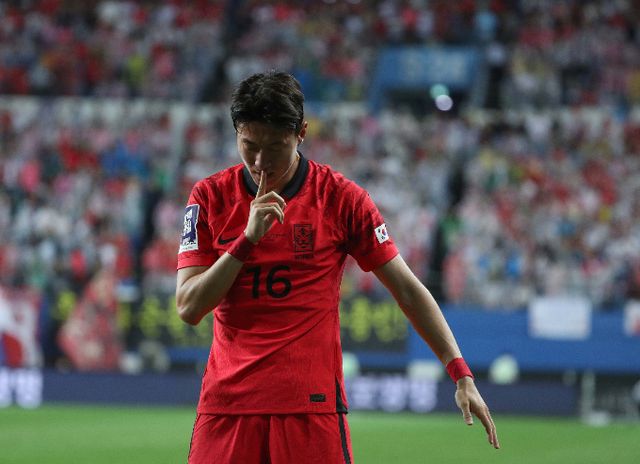 황의조(알란야스포르)가 3일(이하 한국시각) 튀르키예 가지안테프 스타디움에서 열린 가지안테프FK와의 원정경기에서 후반 35분 투입해 그라운드를 누볐다. 사진은 지난해 6월 한국과 엘살바도르의 평가전에 출전한 황의조. /사진=뉴스1