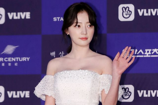 배우 송하윤이 학폭 논란에 휩싸인 가운데, 최근 드라마 '내남결'에서도 인성 논란이 있었다는 주장이 나왔다. 사진은 지난 2018년 5월 서울 강남구 삼성동 코엑스에서 진행된 '제54회 백상예술대상 시상식' 레드카펫에 참석한 배우 송하윤. /사진=머니투데이