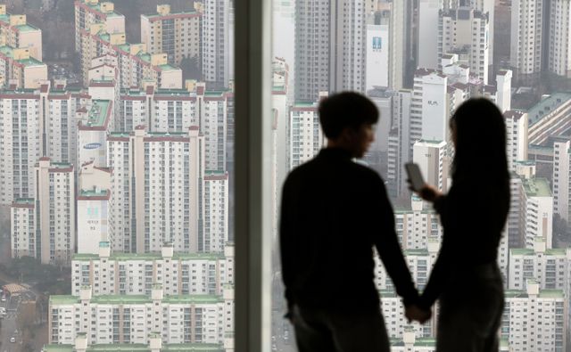 정부가 청약제도를 개편하고 특례대출 기준을 완화하면서 젊은층의 청약 당첨 기회가 늘었다. 사진은 서울시내 한 아파트 밀집 지역. /사진=뉴시스