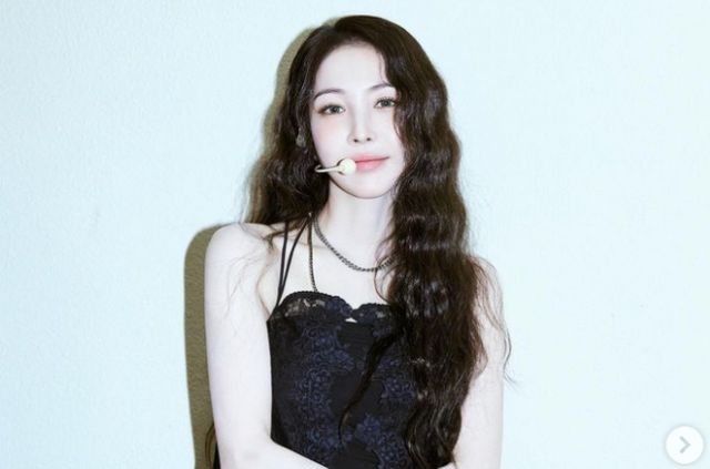 수 보아가 은퇴를 언급한 가운데, SM 엔터테인먼트와의 계약 종료시기를 짚으며 의미심장한 발언을 이어나갔다. /사진=보아 인스타그램