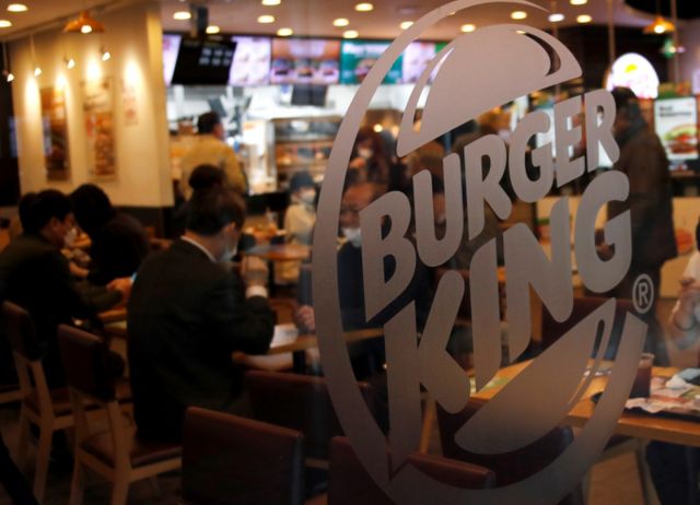 버기킹이 자체 앱을 통해 와퍼 판매 종료 공지를 게재했다. /사진=뉴스1