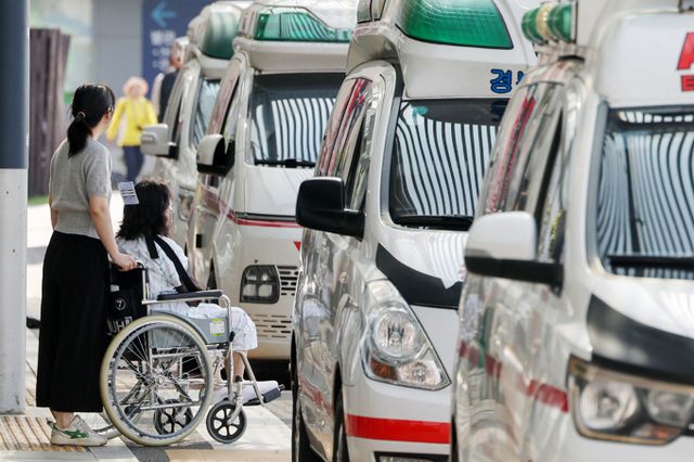 정부가 의대증원을 두고 의료계와 법적 다툼을 벌이는 가운데 2000명 증원 근거자료를 법원에 냈다. 사진은 지난 9일 서울의 한 대학병원 앞 모습. /사진=뉴스1