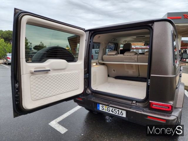 더 뉴 G-클래스는 트렁크도 고급스러웠다. /사진=박찬규 기자