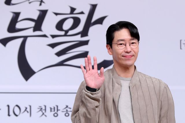 배우 엄기준이 12월 품절남 대열에 합류한다. 사진은 지난 3월 서울 양천구 목동 SBS에서 열린 SBS 새 금토드라마 '7인의 부활' 제작발표회에 참석한 배우 엄기준. /사진=뉴시스 