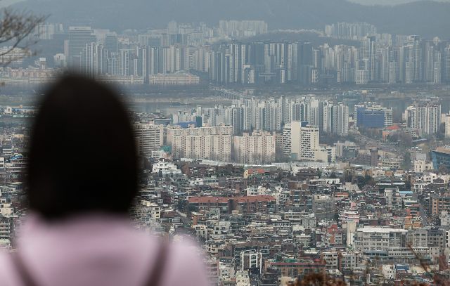 남산타워에서 본 아파트 단지 모습./사진=뉴스1
