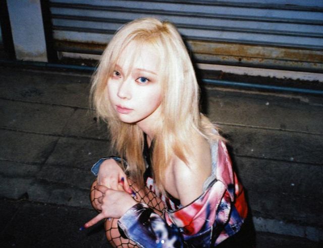 엠넷 음악 프로그램 '엠카운트다운' 사전 녹화 무대에서 화재가 발생해 공연 중이던 그룹 에스파 멤버들과 관객들이 대피하는 소동이 발생했다. /사진=에스파 공식 인스타그램