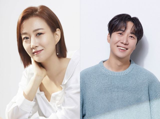  '마법의 성' MC로 발탁된 장윤정(왼쪽), 도경완 부부. /사진=티캐스트