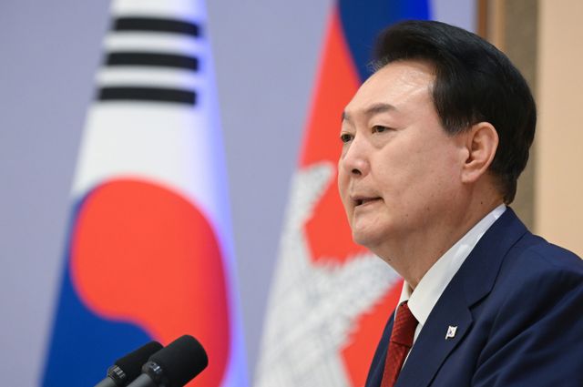 윤석열 대통령이 지난 16일 수도권, 대구·경북(TK) 국민의힘 초선 당선인들과 만찬 회동을 했다. 사진은 윤 대통령이 16일 서울 용산 대통령실 청사에서 열린 한·캄보디아 정상회담 공식오찬에서 발언하는 모습. /사진=뉴스1(대통령실 제공) 