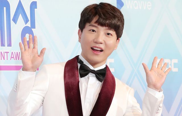 구독자 234만명을 보유하며 '초등학생의 대통령'으로 불리는 유튜버 '도티'(37·나희선) 측이 무허가 시설물 촬영에 대해 사과했다. 사진은 지난 2019년 12월 서울 마포구 상암동 MBC사옥에서 열린 MBC 방송연예대상 시상식에 참석한 유튜버 도티. /사진=머니투데이