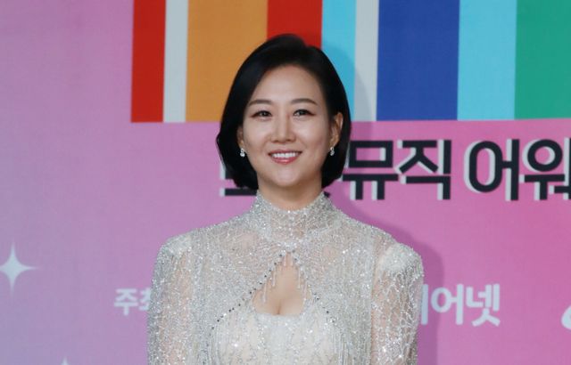 장윤정·도경완 부부가 부동산 거래로 큰 시세 차익을 얻었다. 사진은 지난달 12일 서울 마포구 상암동 SBS 프리즘 타워에서 진행된 트롯뮤직어워즈 2024 레드카펫 행사에 참석한 가수 장윤정. /사진=스타뉴스