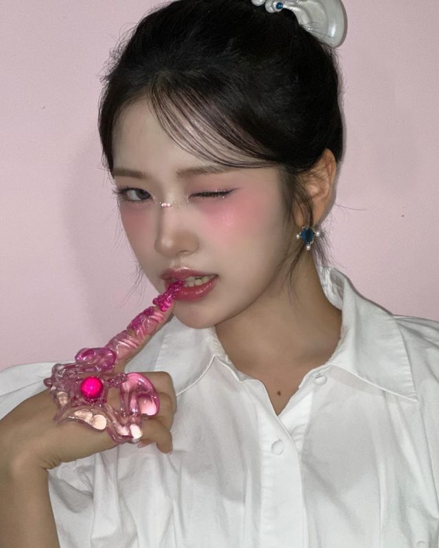 사진=안유진 인스타그램