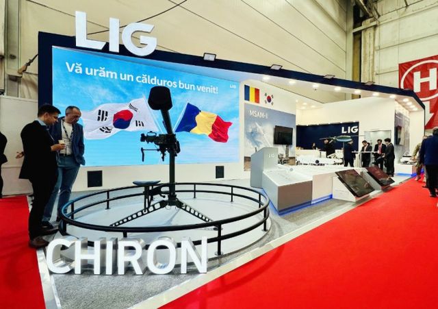 루마니아 부쿠레슈티에서 개최된 방산전시회 BSDA 2024에 참가한 LIG넥스원 홍보부스 /사진=LIG넥스원