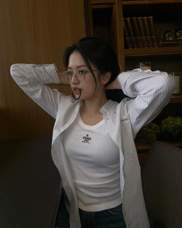 사진=안유진 인스타그램