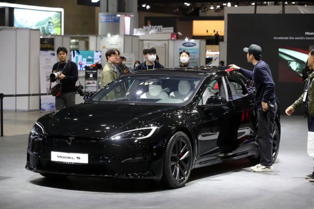 서울모빌리티쇼에 전시된 테슬라 모델S /사진=뉴스1