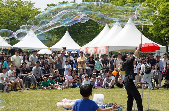 LG전자가 4일 경기도 평택 LG디지털파크에서 가족 초청행사를 진행했다./사진=LG전자