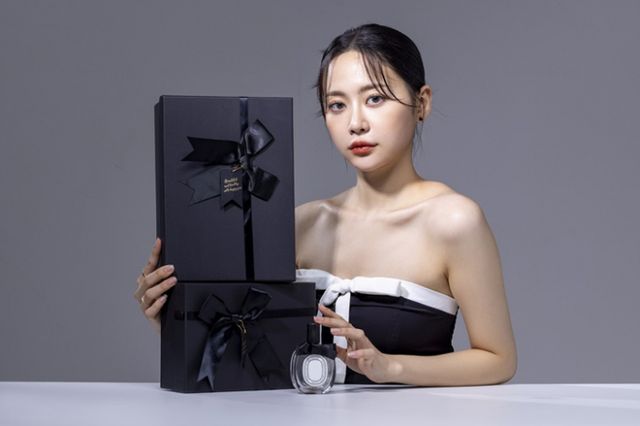 명품 브랜드는 MZ세대가 브랜드를 경험할 수 있게 향수 제품을 엔트리 상품으로 포지셔닝하고 있다. /사진=이미지투데이