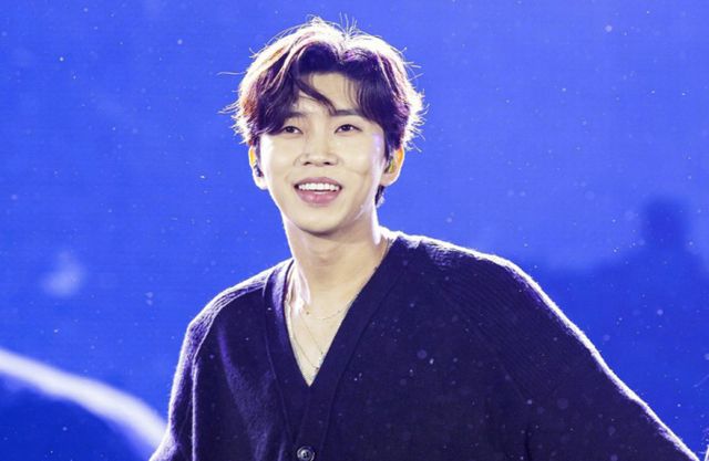 가수 임영웅이 2억원의 성금을 기부했다. 사진은 지난 2022년 12월 서울 고척스카이돔에서 열린 전국투어 콘서트 '아임 히어로(IM HERO) 앙코르 서울'에서 무대를 선보인 가수 임영웅. /사진=머니투데이