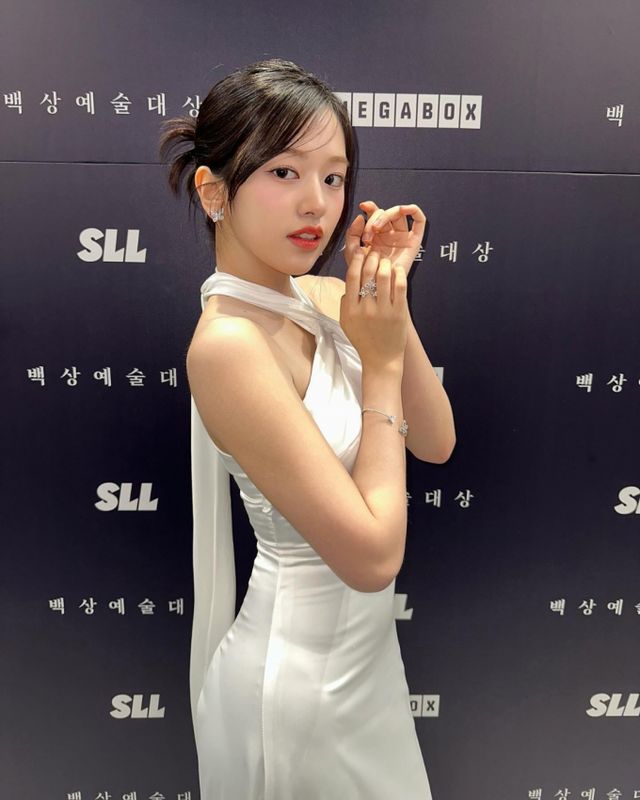 사진=안유진 인스타그램