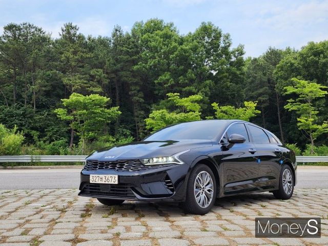 2023년형 K5 LPG 하이브리드 2.0 시그니처를 시승했다. /사진=박찬규 기자