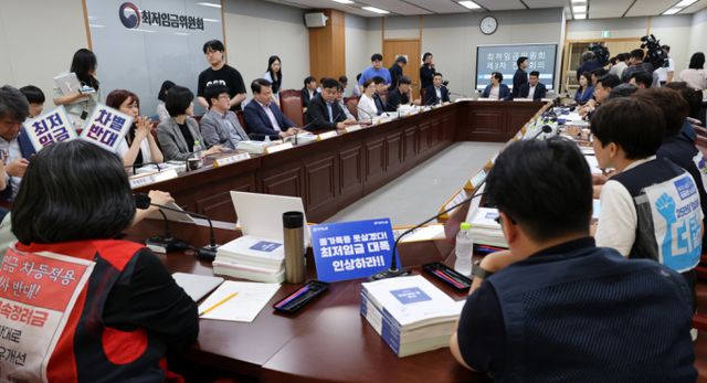 지난 6월11일 세종시 정부세종청사에서 최저임금위원회 제3차 전원회의가 열리고 있다. / 사진=뉴시스 강종민 기자 