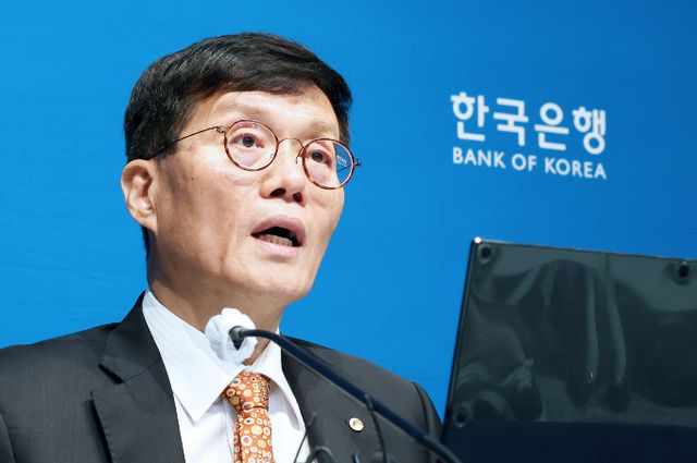이창용 한국은행 총재가 지난 5월24일 서울 중구 남대문로 한국은행 별관에서 진행된 금융통화위원회 금리 결정에 대한 기자간담회에서 취재진의 질문에 답하고 있다./사진=머니S 임한별 기자
