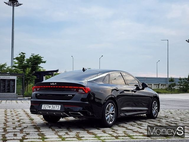 2023년형 K5 LPG 하이브리드 2.0 시그니처를 시승했다. /사진=박찬규 기자