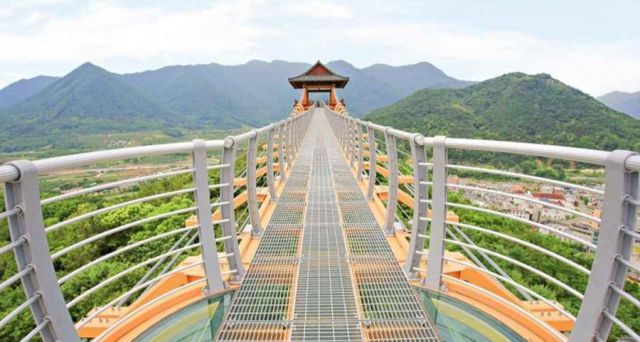 '봉명산 출렁다리'에서 바라본 전망. /사진= 한국관광공사