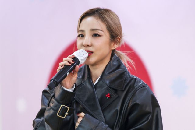 가수 산다라박이 27일 서울 종로구 사랑의열매 사회복지공동모금회에서 열린 홍보대사 위촉식에서 소감을 말하고 있다./사진=뉴시스