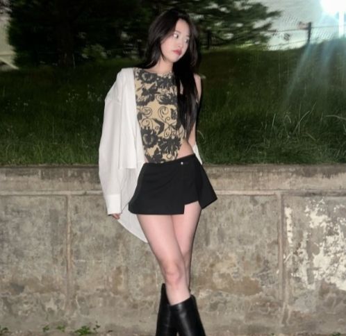 걸그룹 아이브 소속 멤버 안유진(사진)이 자신의 인스타그램에 사진을 게재하며 매력을 뽐냈다. /사진=안유진 인스타그램