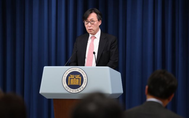 장호진 국가안보실장 주재로 2일 오후 국가안전보장회의(NSC) 긴급 상임위 확대회의가 진행된 가운데 장 실장이 서울 용산 대통령실 브리핑룸에서 회의 결과를 발표했다. /사진=뉴스1 