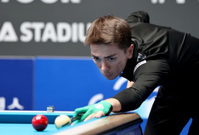 부라크 히샤시(튀르키예)가 지난 20일 경기 고양시 ‘고양 킨텍스 PBA스타디움’에서 열린 ‘우리금융캐피탈 PBA 챔피언십’ 64강전에서 다비드 사파타(스페인)를 꺾고 32강에 진출했다. /사진=PBA