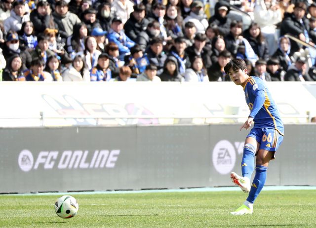 K리그1 울산 수비수 설영우가 세르비아 츠르베나 즈베즈다로 이적한다. /사진= 뉴스1