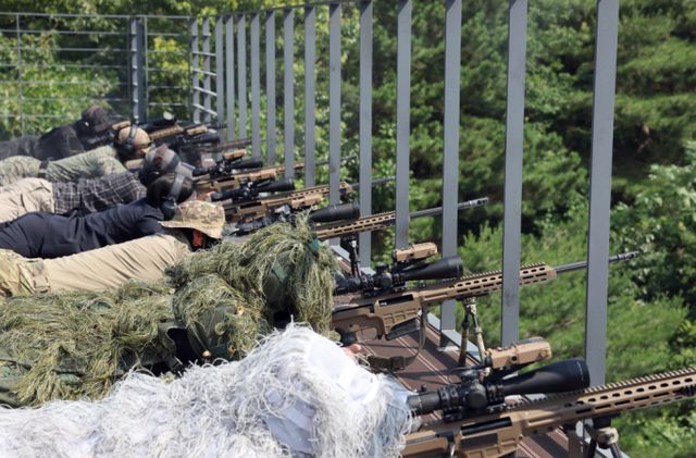 북한 오물풍선이 살포된 날 예고된 날 회식을 가지고 현장에 나타나지 않은 육군사단장이 보직해임됐다. 북한이 사진은 육군 특전사령부 707특수임무단이 지난 20일 경기도 광주시에서 특수작전 및 대테러 훈련을 하고 있는 모습. /사진=뉴시스